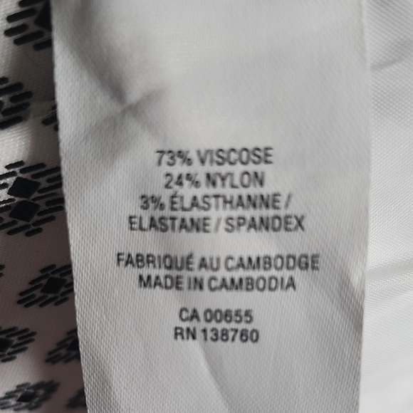 Reitmans White and Black Geometric Chic Crop, High Rise Pants, Size 12, Pull-on, - Picture 3 of 6